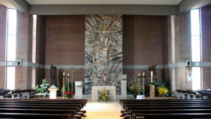 Die Wiederkunft Christi mit Symbolen aus der Geheimen Offenbarung, Mosaik von Br. Benedict Schmitz OSFS, 1996